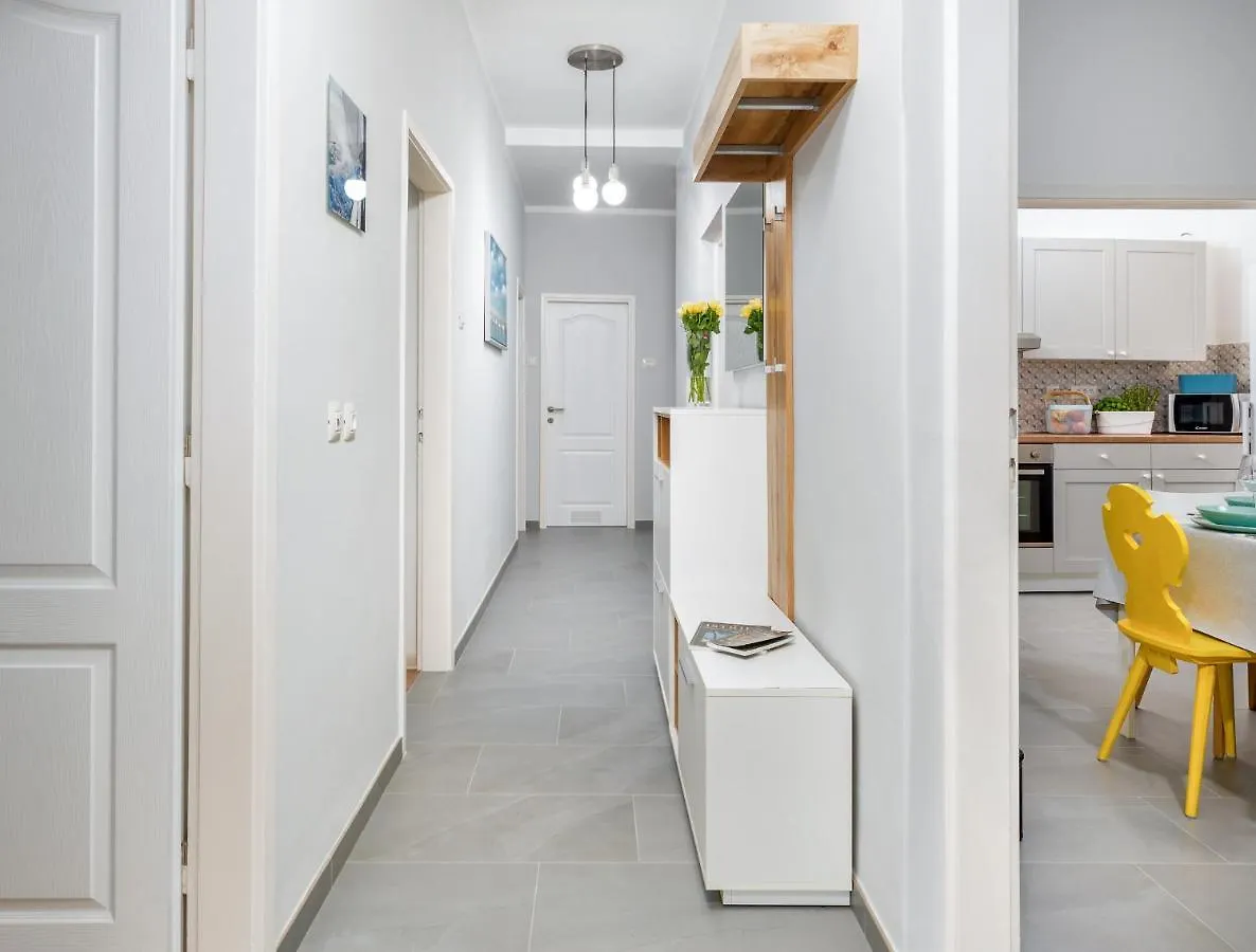 Lovely House With Garden Near City Centre Vikendica Pula