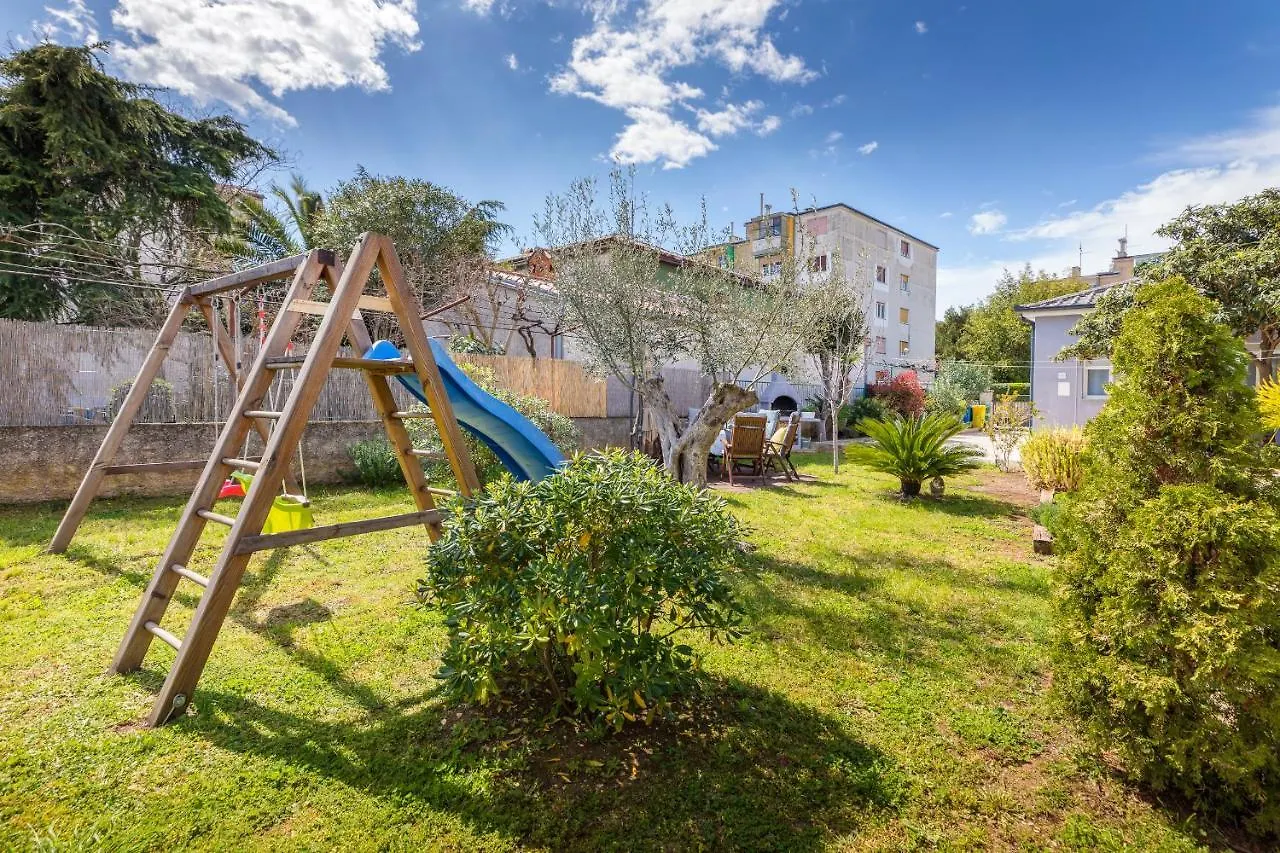 Lovely House With Garden Near City Centre Croatia